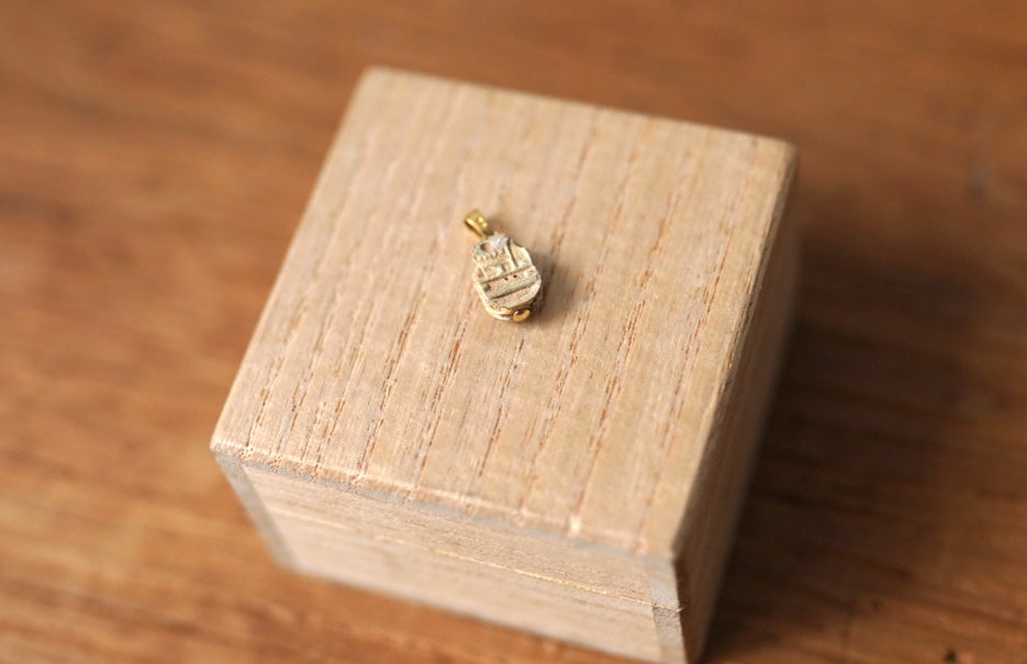紀元前1570-1293年 第18王朝 エジプト スカラベ ステアタイトペンダントトップ K18 / CURIO(キュリオ) 神ひとケモノ)