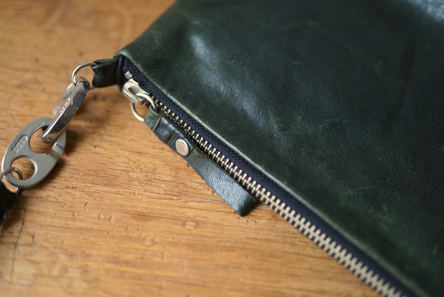 17SS One Tone Pouch Shoulder レザーショルダーバッグ ダークグリーン / CORNELIAN TAURUS(コーネリアンタウラス)