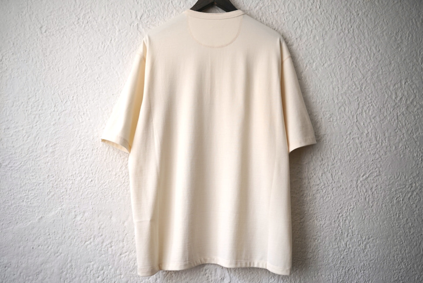 25SS TSHIRT002 HENLEY NECK SS T-SHIRT コットンシルク半袖ヘンリーネックトップス / calmlence(カームレンス)