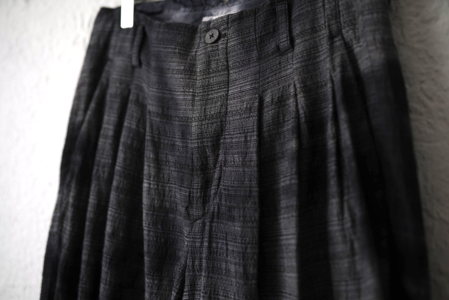 25SS TRIPLE PLEATED WIDE TAPERED 後染めワイドテーパードトラウザーズパンツ / calmlence(カームレンス)