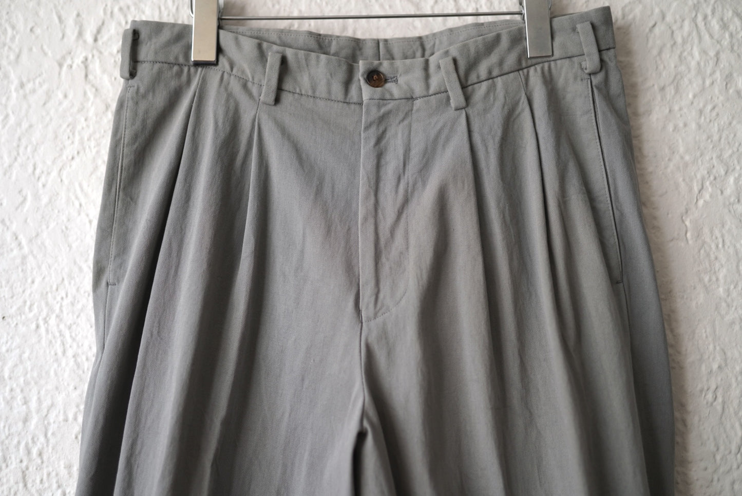 23SS TROUSER006 GEORGE 2タックチノトラウザーズパンツ / HEUGN(ユーゲン)