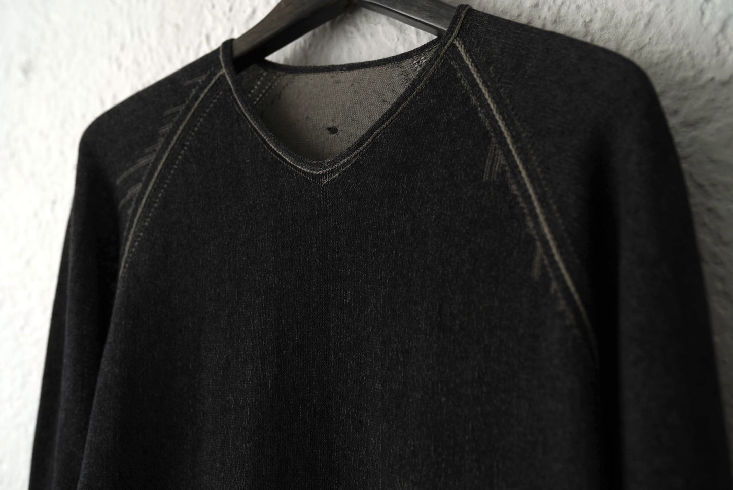 Vネックウールニットセーター / LABEL UNDER CONSTRUCTION(レーベルアンダーコンストラクション)