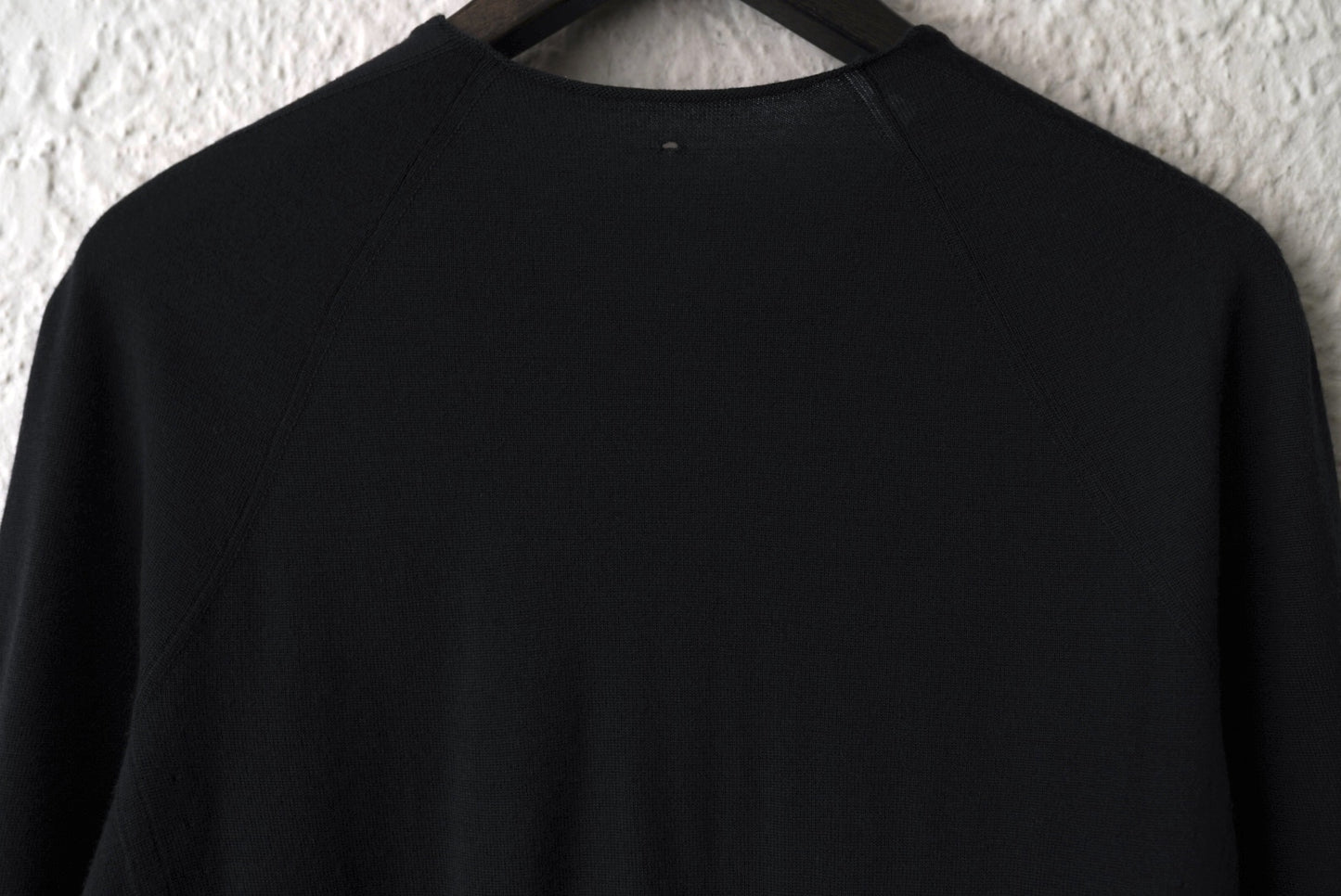 クルーネックニットセーター ブラック / LABEL UNDER CONSTRUCTION(レーベルアンダーコンストラクション)