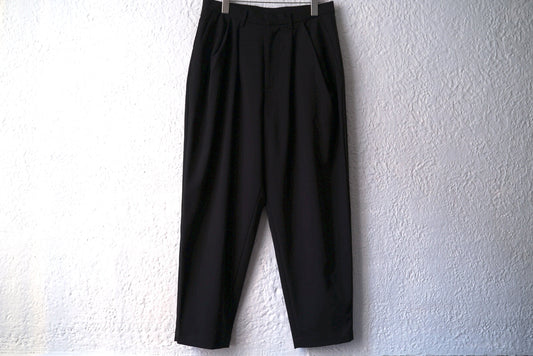 よそいきオーバータックパンツ / dulcamara(ドゥルカマラ)