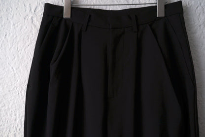 よそいきオーバータックパンツ / dulcamara(ドゥルカマラ)