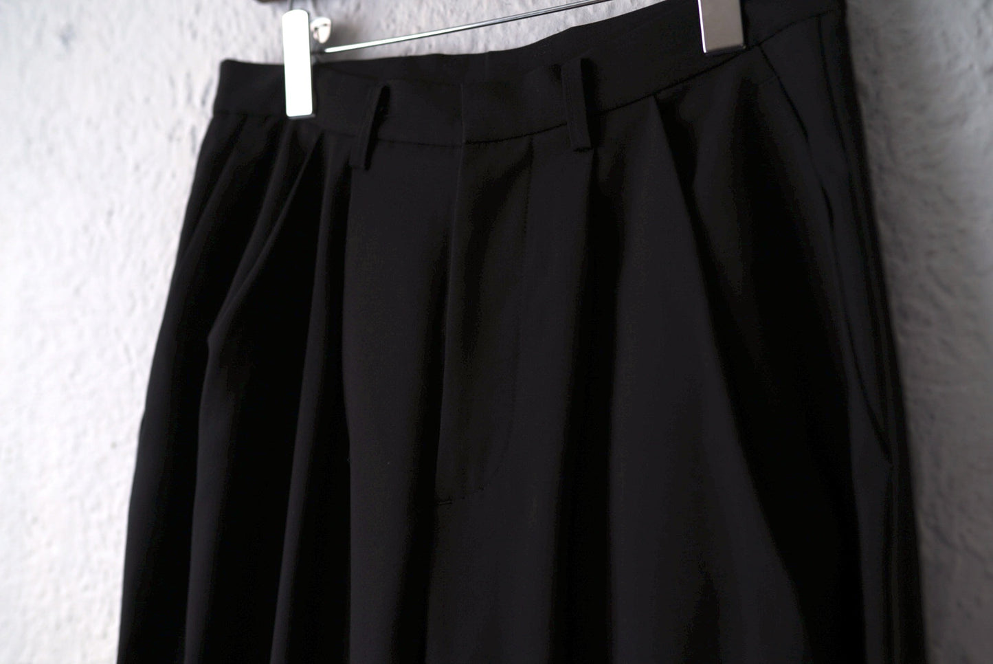 よそいきオーバータックパンツ / dulcamara(ドゥルカマラ)