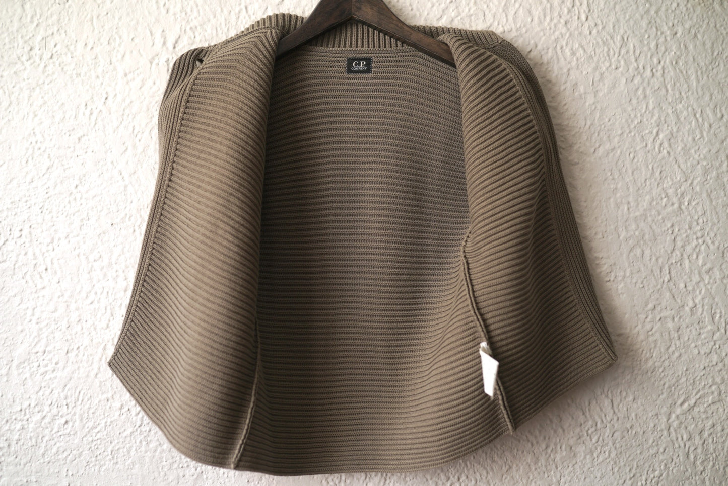 コットンノースリーブニットセーター / C.P COMPANY(シーピーカンパニー)