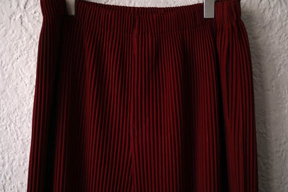 24AW プリーツイージーワイドパンツ ボルドー / ISSEY MIYAKE HOMME PLISSE(イッセイミヤケオムプリッセ)