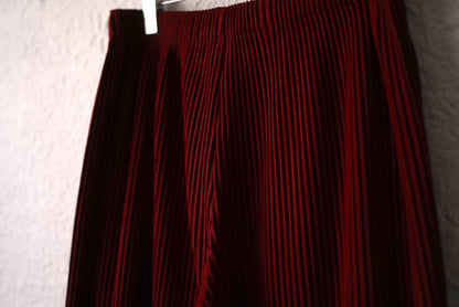 24AW プリーツイージーワイドパンツ ボルドー / ISSEY MIYAKE HOMME PLISSE(イッセイミヤケオムプリッセ)