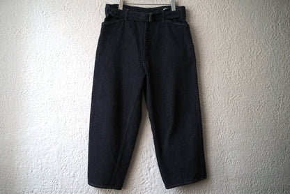 24AW ベルテッドインディゴデニムパンツ / COMOLI(コモリ)