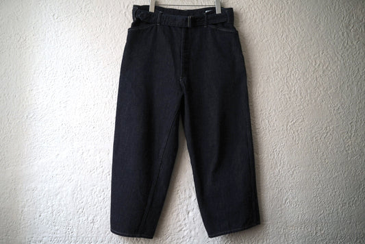 24AW ベルテッドインディゴデニムパンツ / COMOLI(コモリ)