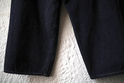24AW ベルテッドインディゴデニムパンツ / COMOLI(コモリ)