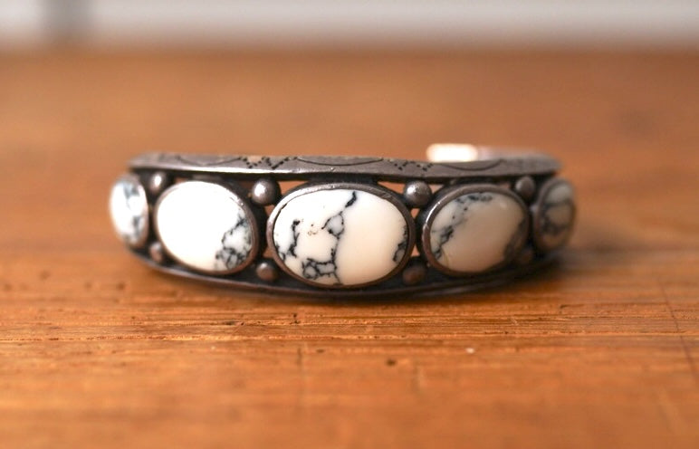 Navajo ナバホ族 ホワイトバッファロー バングル / Vintage(ヴィンテージ)