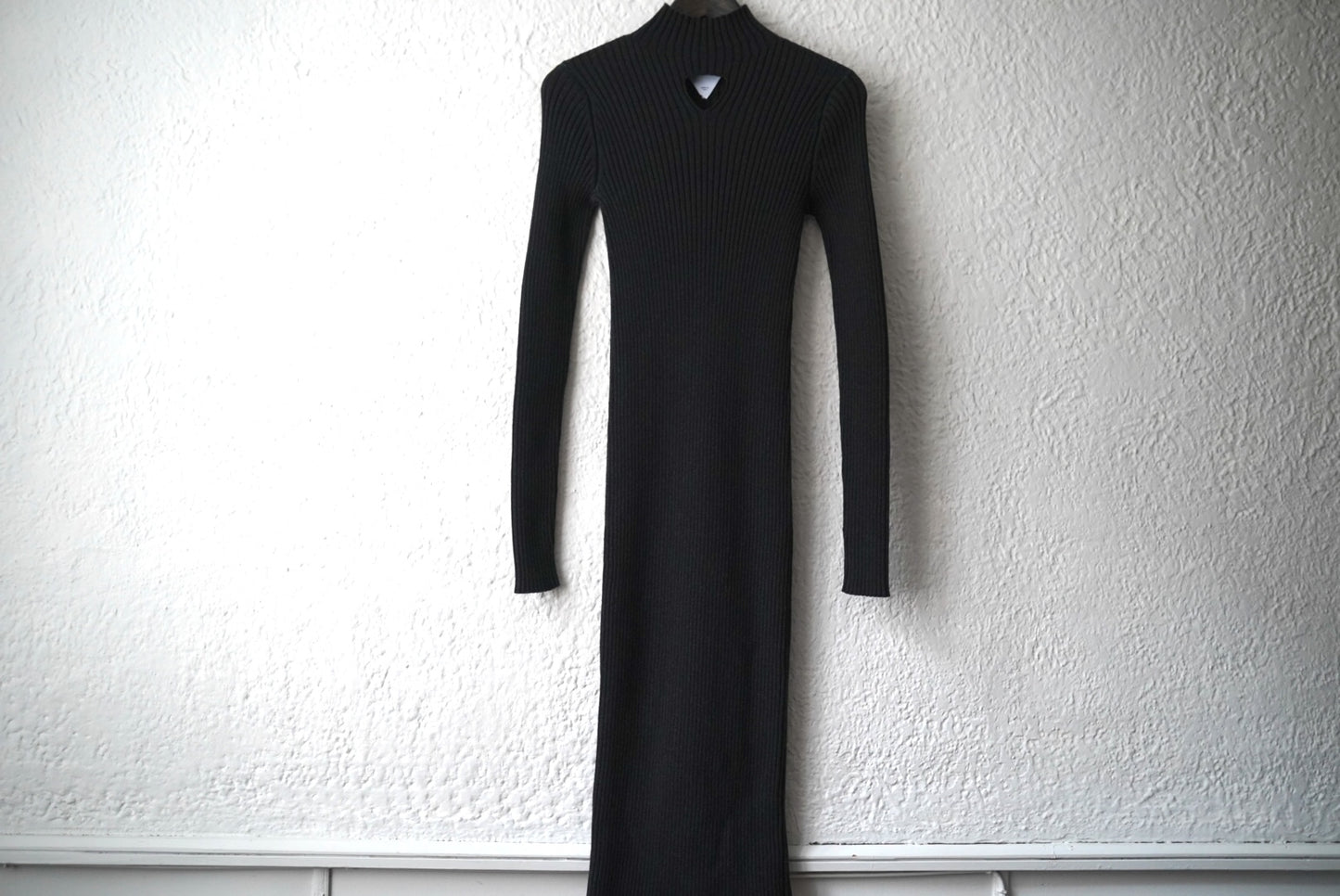 21AW DRESS CASHWOOL RIBS トライアングルカットアウトニットワンピース / BOTTEGA VENETA(ボッテガヴェネタ)