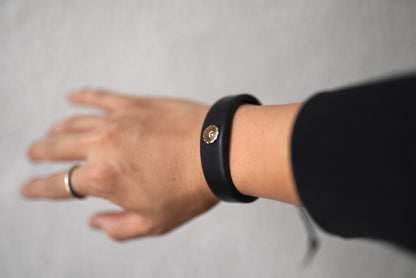 金メタルつきレザーブレスレット / goro's(ゴローズ)