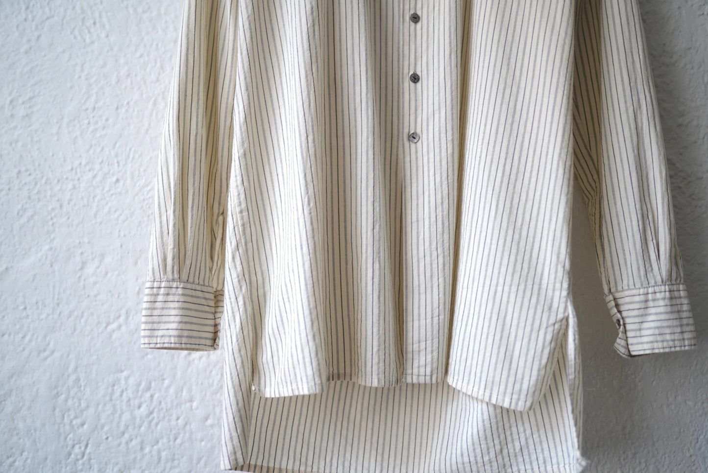 20SS コットンシルクストライプバンドカラーシャツ / Geoffrey.B.Small(ジェフリービースモール)