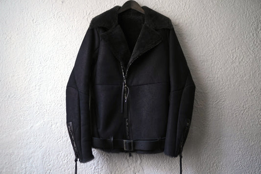 23AW ベビーラムムートンハイネックレザージャケット / D.HYGEN(ディーハイゲン)
