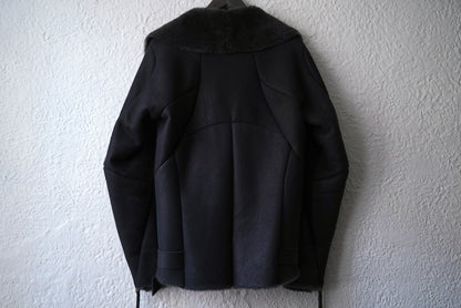 23AW ベビーラムムートンハイネックレザージャケット / D.HYGEN(ディーハイゲン)