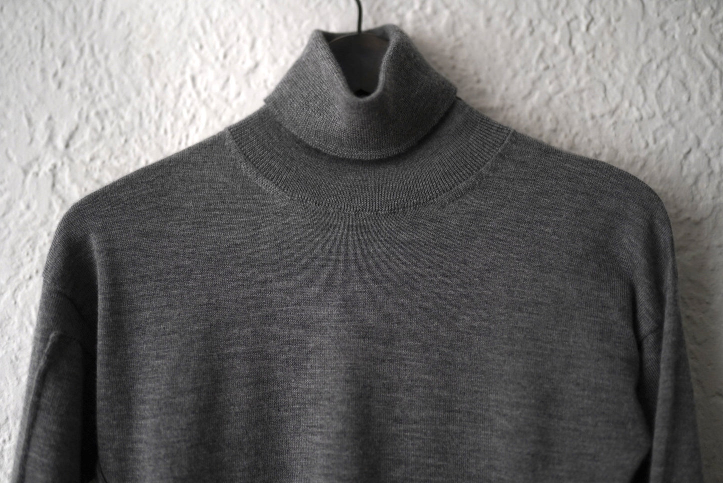 23SS NOMI TOP カシミヤタートルネックニットセーター / THE ROW(ザロウ)