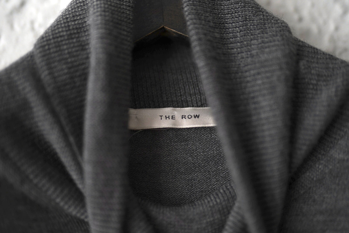 23SS NOMI TOP カシミヤタートルネックニットセーター / THE ROW(ザロウ)