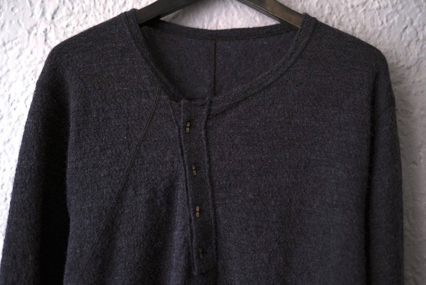 25AW T-SHIRT HENLYNECK L/S アルパカウールヘンリーネックセーター トップス / taichi murakami(タイチムラカミ)
