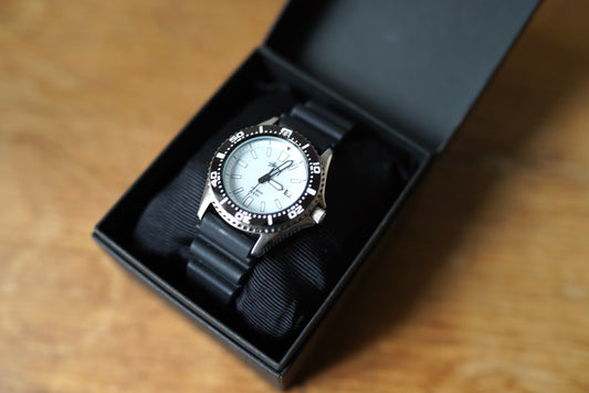 30周年記念 SEIKO アクアフォース ソーラー腕時計 / STUSSY(ステューシー)