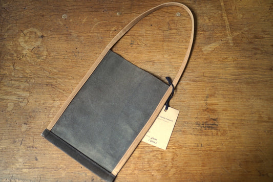 蝋引きキャンバスハンドバッグ サコッシュ ブラウン / 瀧川かずみ