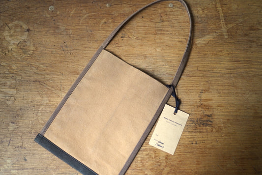 蝋引きキャンバスハンドバッグ サコッシュ ベージュ / 瀧川かずみ