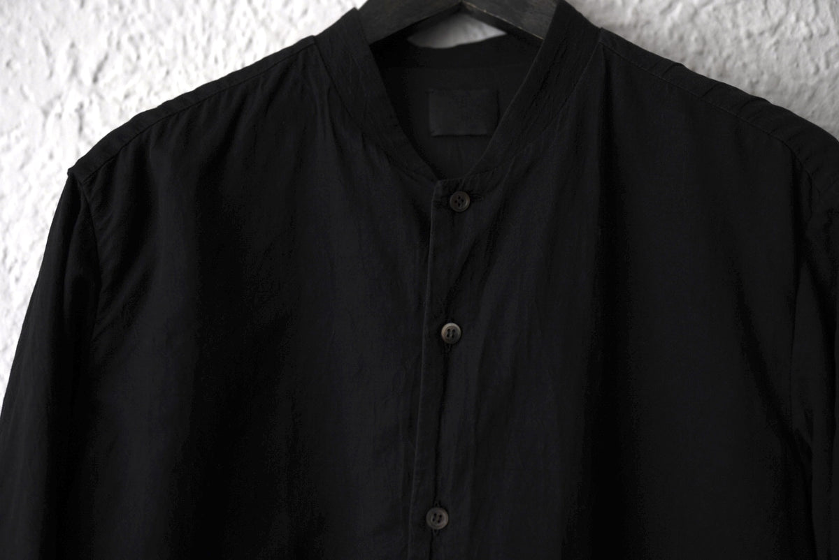 18AW 塩縮加工コットンリネンノーカラーシャツ ブラック / 山内