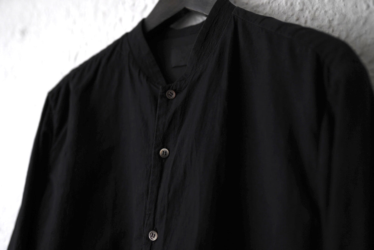 18AW 塩縮加工コットンリネンノーカラーシャツ ブラック / 山内