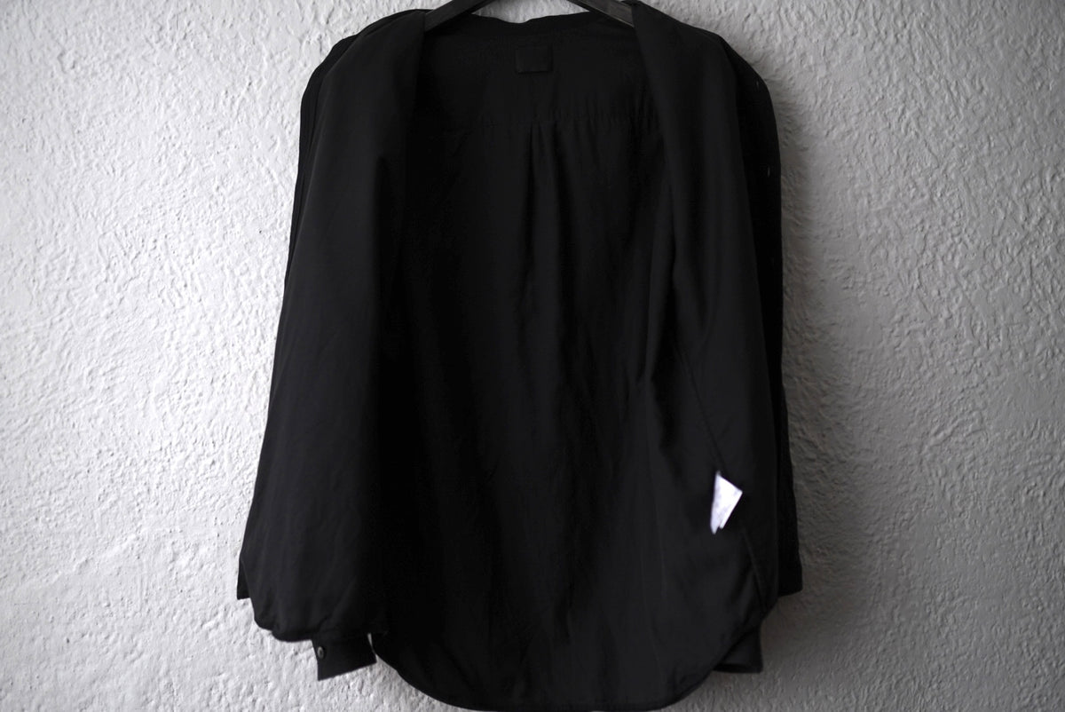 18AW 塩縮加工コットンリネンノーカラーシャツ ブラック / 山内