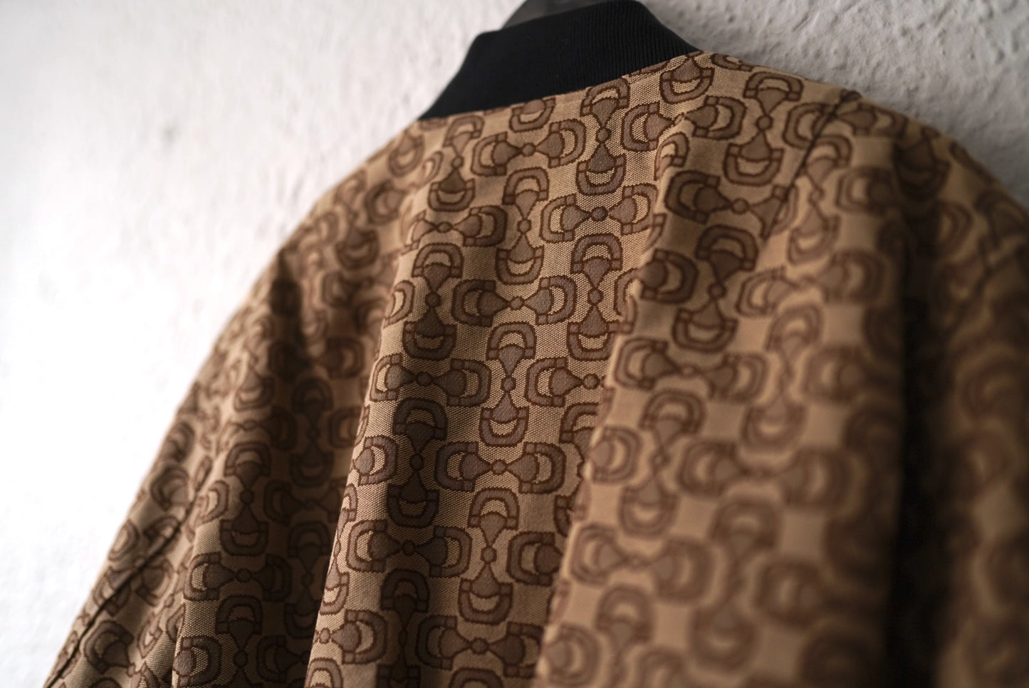 23SS ALPHA INDUSTRIES ×SLAM JAM ホースビット柄ボンバージャケット / GUCCI(グッチ)