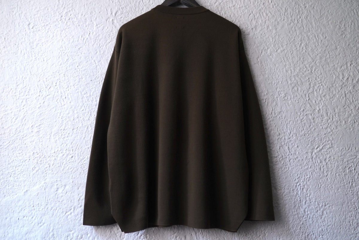 20AW 32G SMOOTH WOOL CREW NECK クルーネックニットセーター カーキ / BATONER(バトナー)