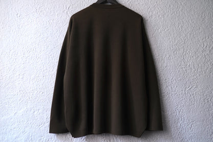 20AW 32G SMOOTH WOOL CREW NECK クルーネックニットセーター カーキ / BATONER(バトナー)