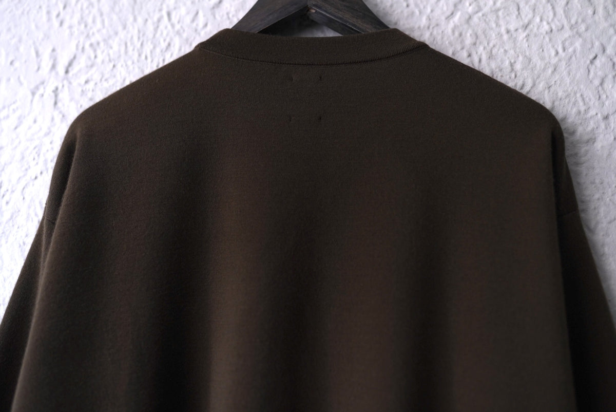 20AW 32G SMOOTH WOOL CREW NECK クルーネックニットセーター カーキ / BATONER(バトナー)