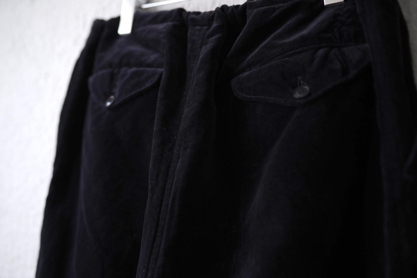 19AW 表面剥がれ加工 別珍ドローストリングパンツ / COMOLI(コモリ)