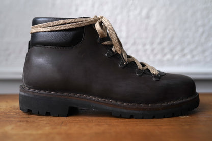 17AW TNZ05 カーフスキンマウンテンブーツ ブラウン / Geoffrey.B.Small(ジェフリービースモール)