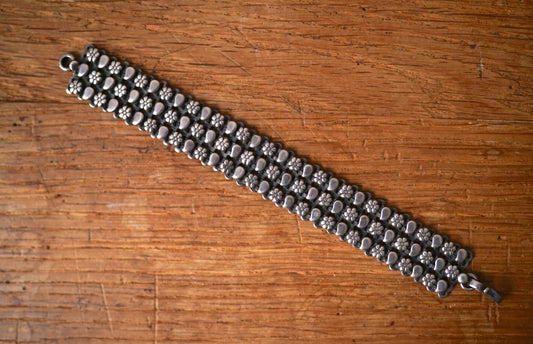 THARU SILVER BRACELET NEW FLOWER TRIPLE タルー族 シルバーブレスレット / Vintage(ヴィンテージ)