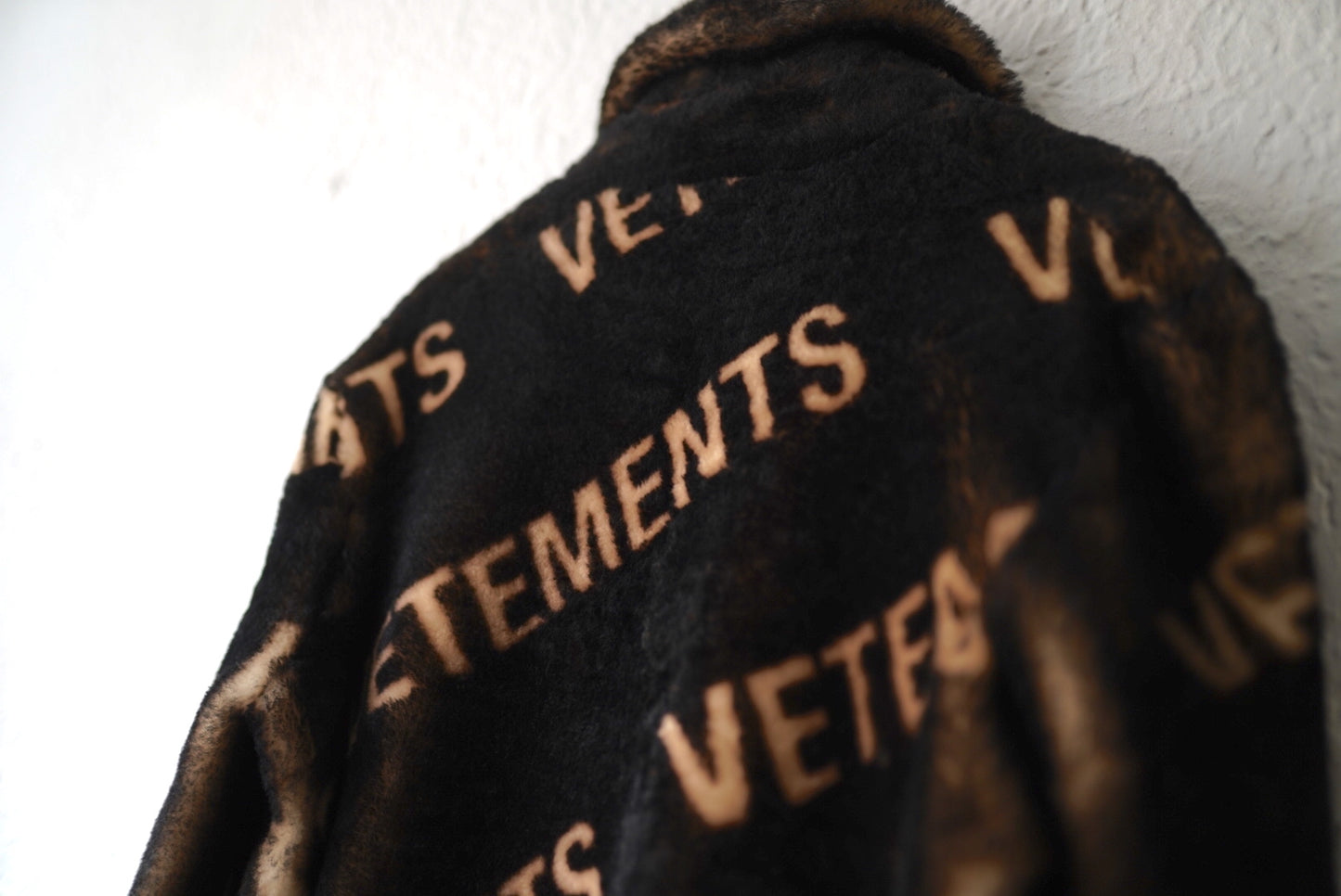 20AW EXTRA SOFT SHEARLING COAT 総柄シェアリングムートンコート / VETEMENTS(ヴェトモン)