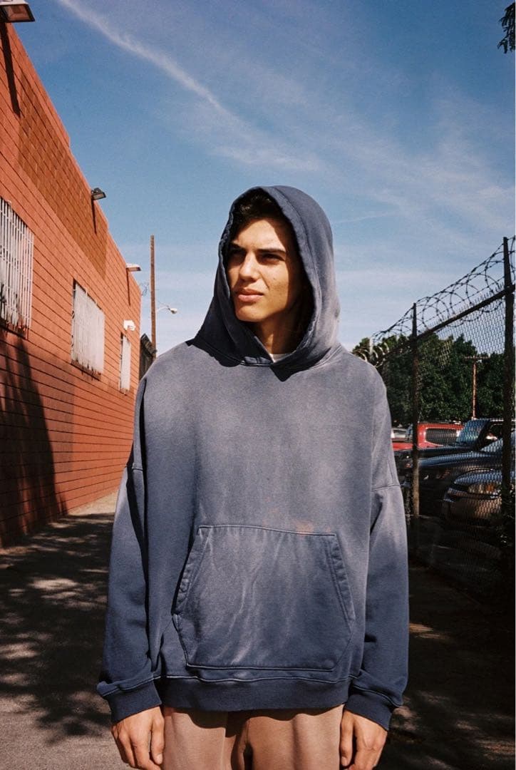 OVERSIZE CROP HOODIE ヴィンテージ加工プルオーバーパーカー / MOOJI MOOJI(ムージムージ)
